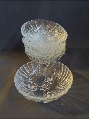 Set of 6 MCM Vtg Anchor Hocking Burble Ribbed Oyster & Pearl Footed Glass Dishes